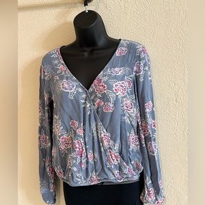 Size XS Mudd blouse blue, with pink and purple flowers 100% Rayon